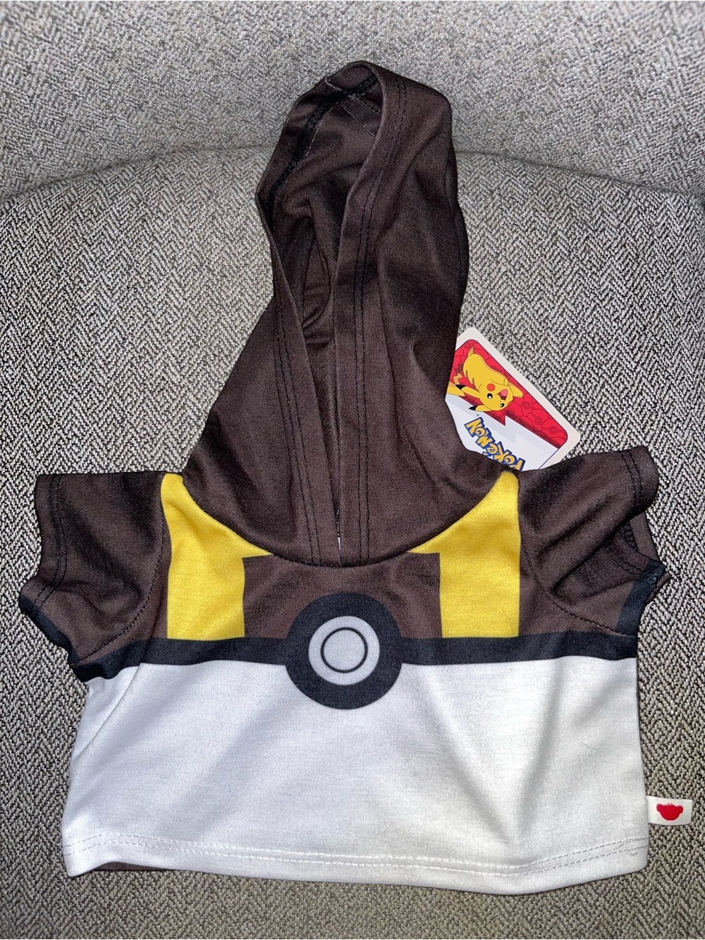 NWT 2017 Build a Bear Pokemon Ultra Ball Hoodie Retired RARE HTF Pokemkn Hoodie